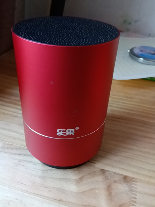 乐果F10蓝牙音箱，轻微使用痕迹，功能完好...