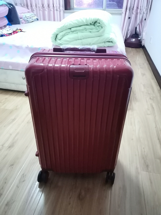 旅行箱，9成新50元