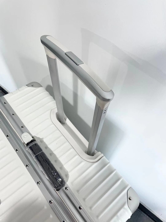 【捡漏】网银严选 铝框pc 旅行箱行李箱密...