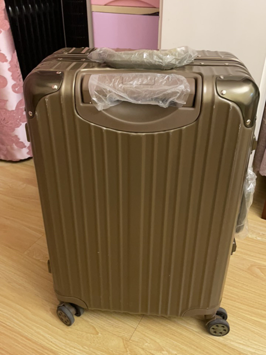 全新22寸行李箱 防刮铝框  品牌不知道别...