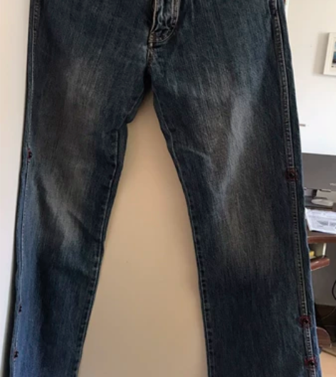 专柜正品香港潮牌Tough女款牛仔裤，号码...