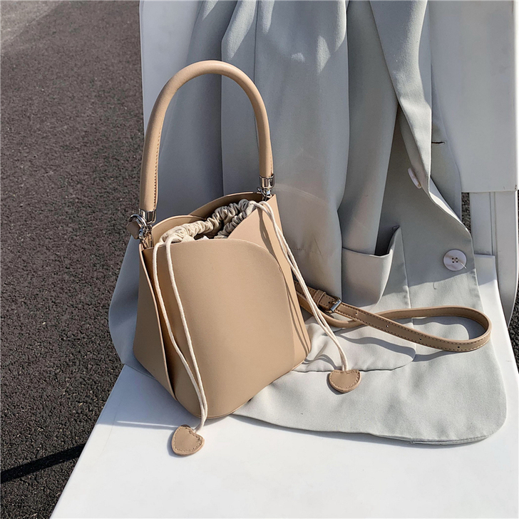 天彩翼飞 女士包