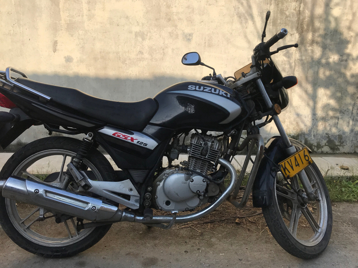 出售铃木GSX125摩托车