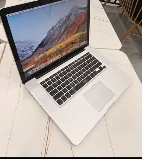 转让一台自用20年买的20款i7苹果pro...