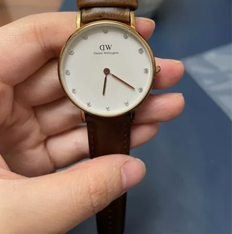 DW手表,9成新,商场购买,原价1599元...