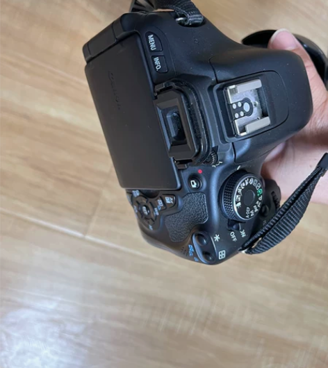 佳能单反套机。9成新以上。目前闲置，设备更...