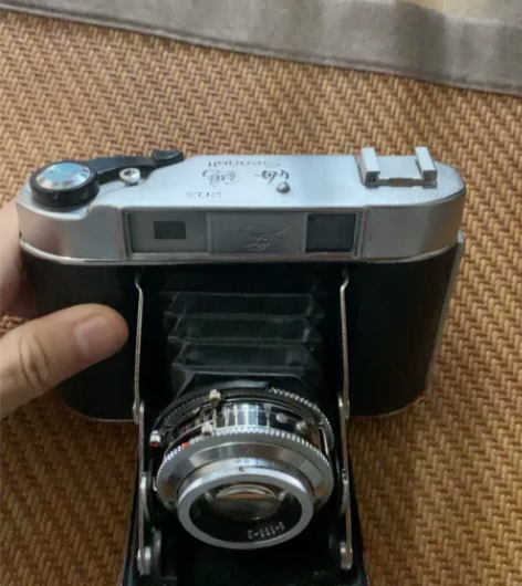 海鸥203折叠皮腔相机 成色如图,镜头无霉...