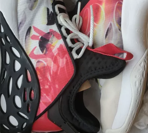 中国乔丹39码 孩子穿着小了 有需要的可以...