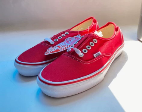 40码vans帆布鞋VANS经典红色AUT...