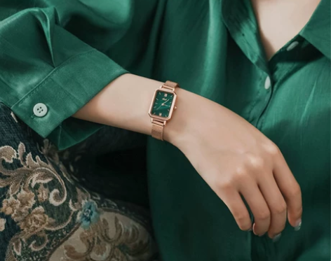 英国小众手表女简约气质复古方形女士手表名牌...