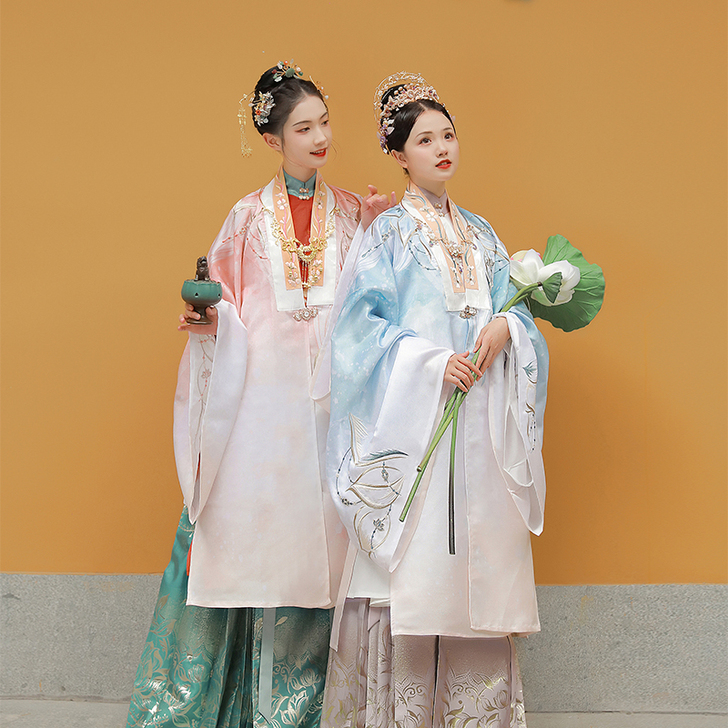 汉尚华莲生莲说汉服女秋冬款明制披风刺绣百搭...
