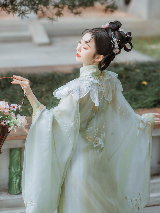 钟灵记 晚来风:云肩 斜襟长衫百褶裙配宋抹...