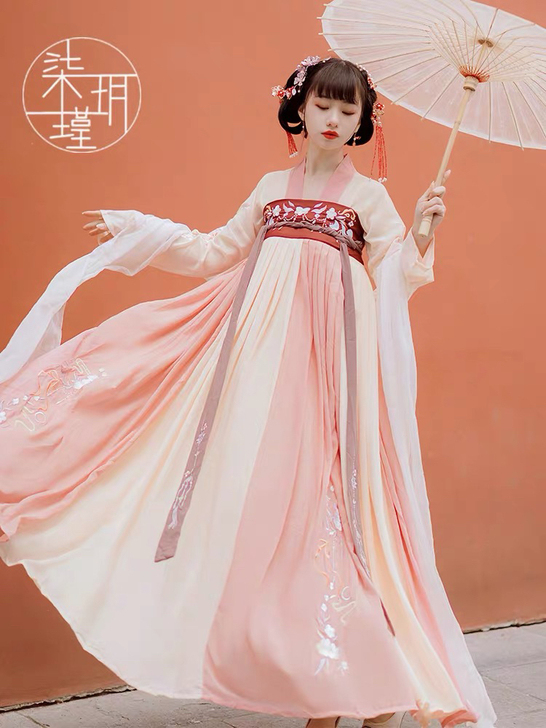 柒玥瑾家汉服