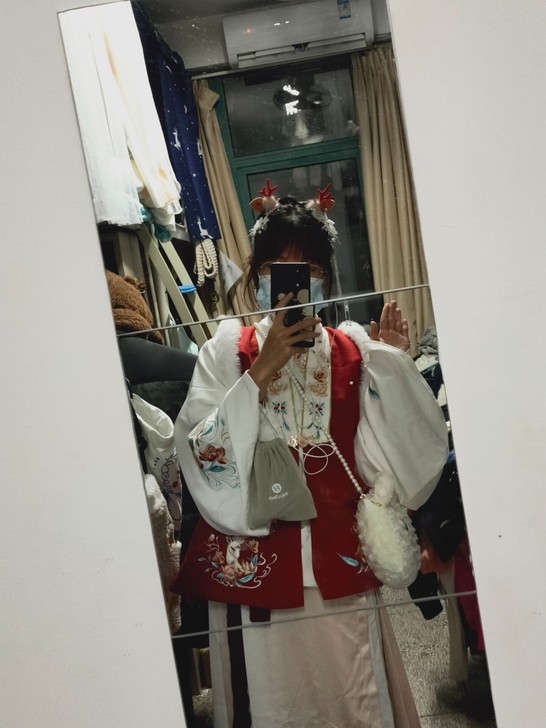 耀春汉服 只穿过一次 脱坑了转卖 包装都还...