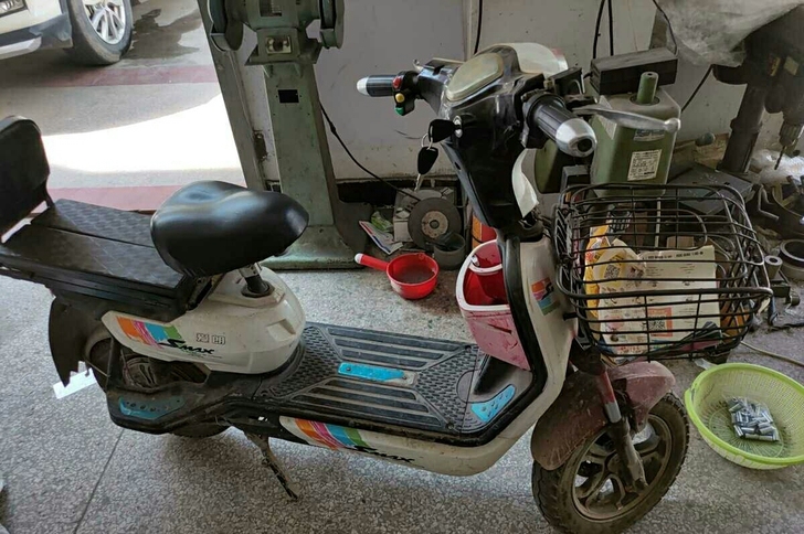 低价出电动车 60伏 电车 时数40-60...
