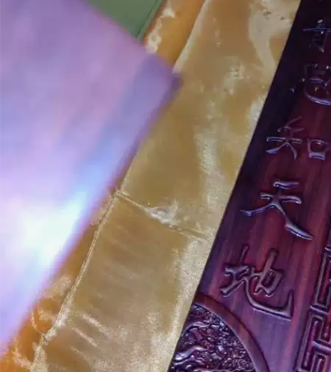 红木镇纸全新没用过，保真，雕工精细。图案精...