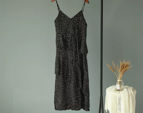 ?【姚遮肚遮大腿超显瘦！小清新荷叶边吊带波...