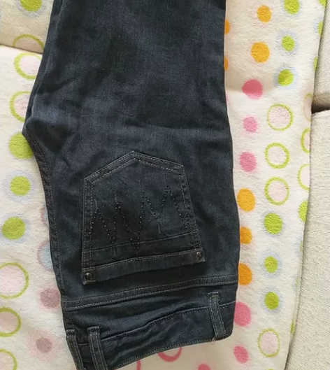 男式牛仔裤，裤长105.腰围80，裤脚略带...
