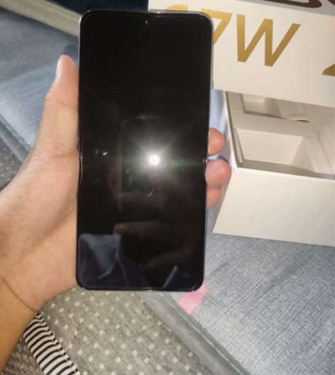 5.31号晚上京东自营买了台红米k50(银...