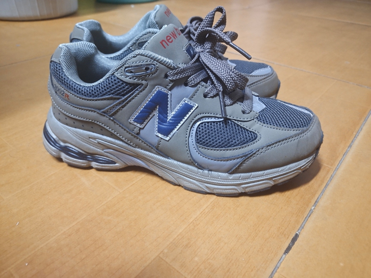新百伦
