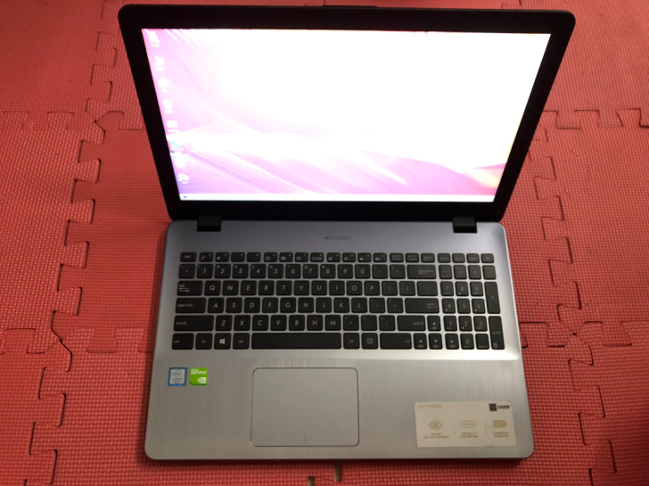 8代i7华硕FL8000U笔记本