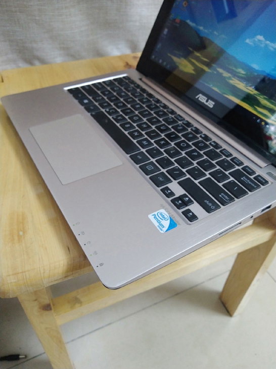 华硕轻薄便携笔记本电脑11.6寸  世界名...