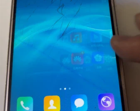 荣耀手机屏幕摔破十几年了,正常开关机,触摸...