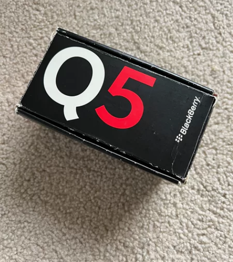 Q5 黑莓手机 双卡全球通用  最多是在异...