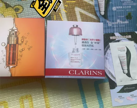 娇韵诗小瓷瓶3ml+防晒2ml+双萃精华0...