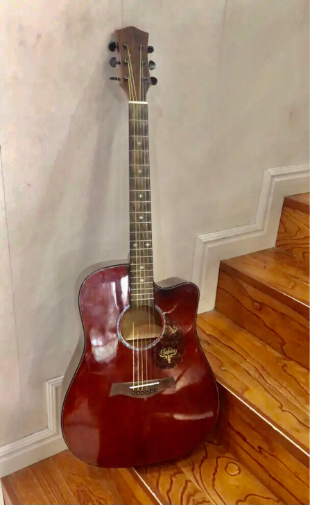 民谣吉他，41寸，云杉面单板.