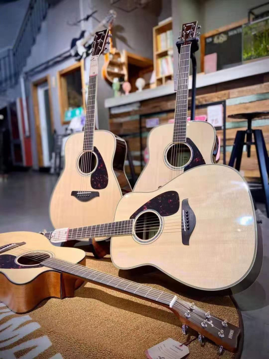 亏本清仓甩卖全新雅马哈吉他F310/F60...