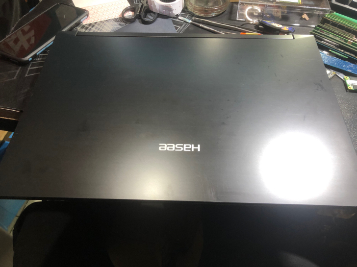 战神g8，17.2寸144屏