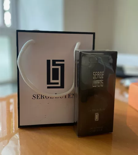 芦丹氏柏林少女香水50ml 公司送的礼盒，...