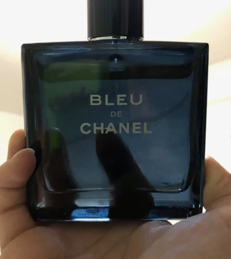 自用香水忍痛割爱出售，正品香水非诚勿扰。不...