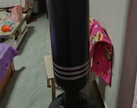 落地拳击沙袋，闲置出售，200买的没怎么用...