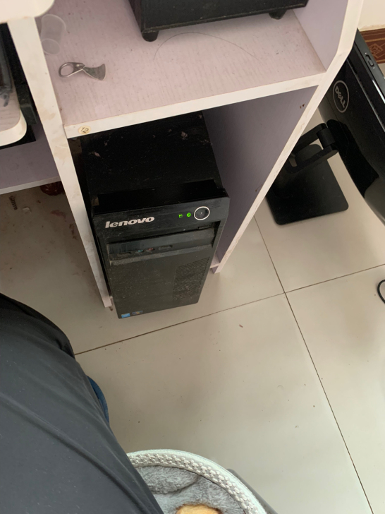 联想扬天台式电脑，买了没有用过一直放着，无...