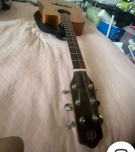 吉他喜欢的可以入手玩玩…拉维丝，单板，41...