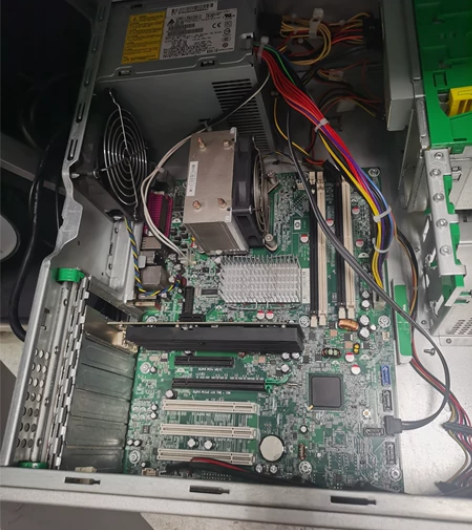 看好是里面的主板hp xw4600工作站的...