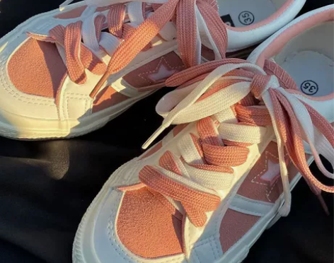 家里最好卖的一款，星星休闲帆布鞋。目前蓝色...