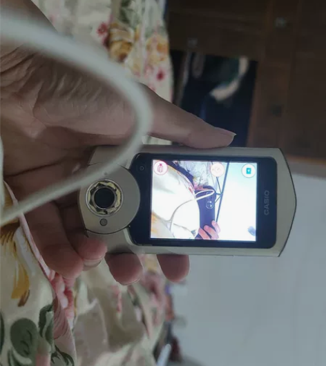 卡西欧自拍神器。TR500有电池，正常使用...