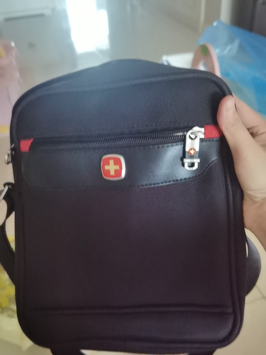 男士小挎包,没有用过,一直在家闲置