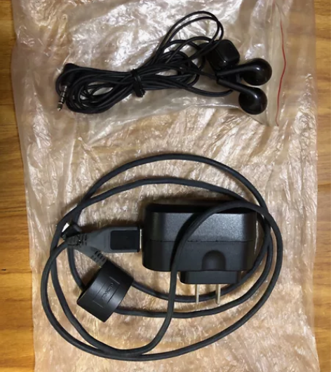 诺基亚手机原装耳机，手机盒里翻出全新的！赠...
