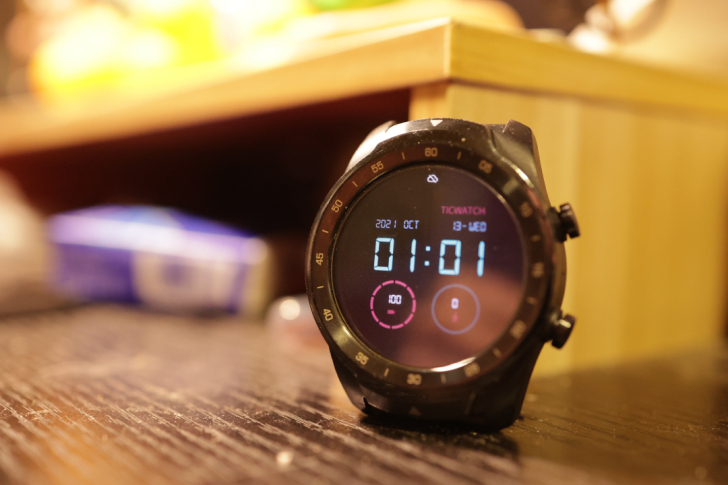 Ticwatch pro一代 4g版