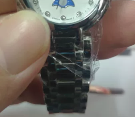 朋友送的手表，手头紧低价出掉，30mm表盘...