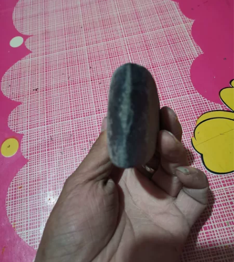 石斧    是石器时代的东西还是古代穷人用...