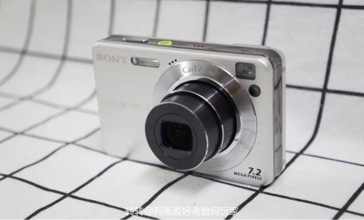 索尼W110 口袋数码相机 便携CCD相机...