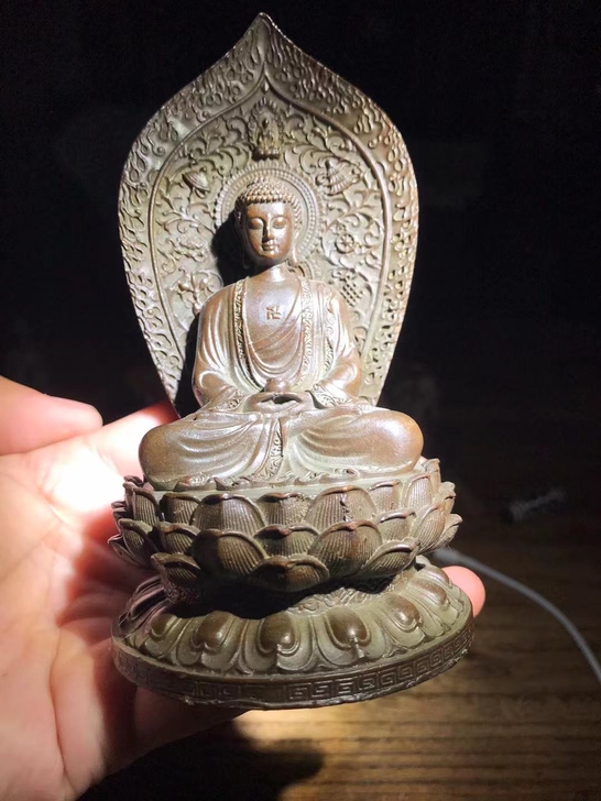 闲置转让铜佛像，尺寸高135宽75毫米，重...
