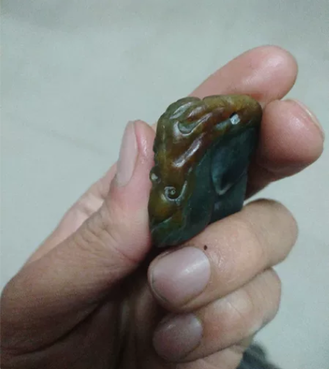 双色翡翠巧雕挂件把件！种水颜色不错！ 感兴...