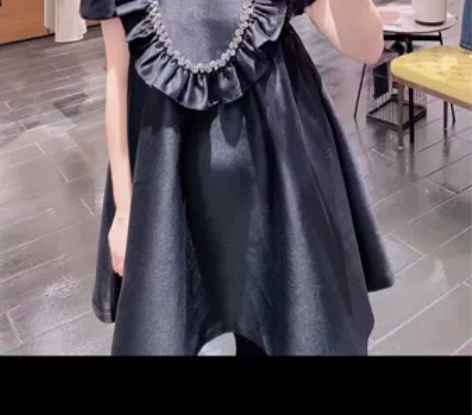 法式赫本风黑色泡泡袖A字蓬蓬裙 全新，有吊...