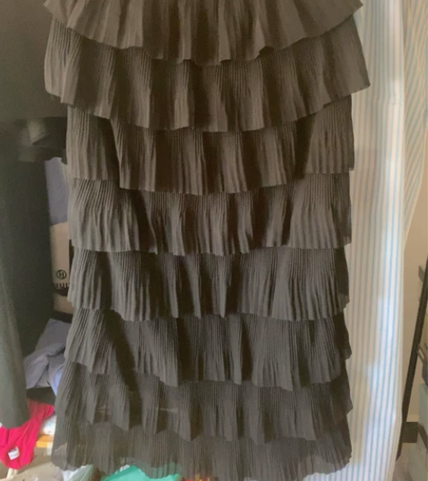 本地实体店300买的，很好看的蛋糕裙 质量...